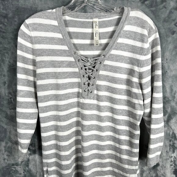 Pina Rossi Woman’s Top Gray And White Striped Lace Upfront Side Slits Medium - Picture 3 of 12